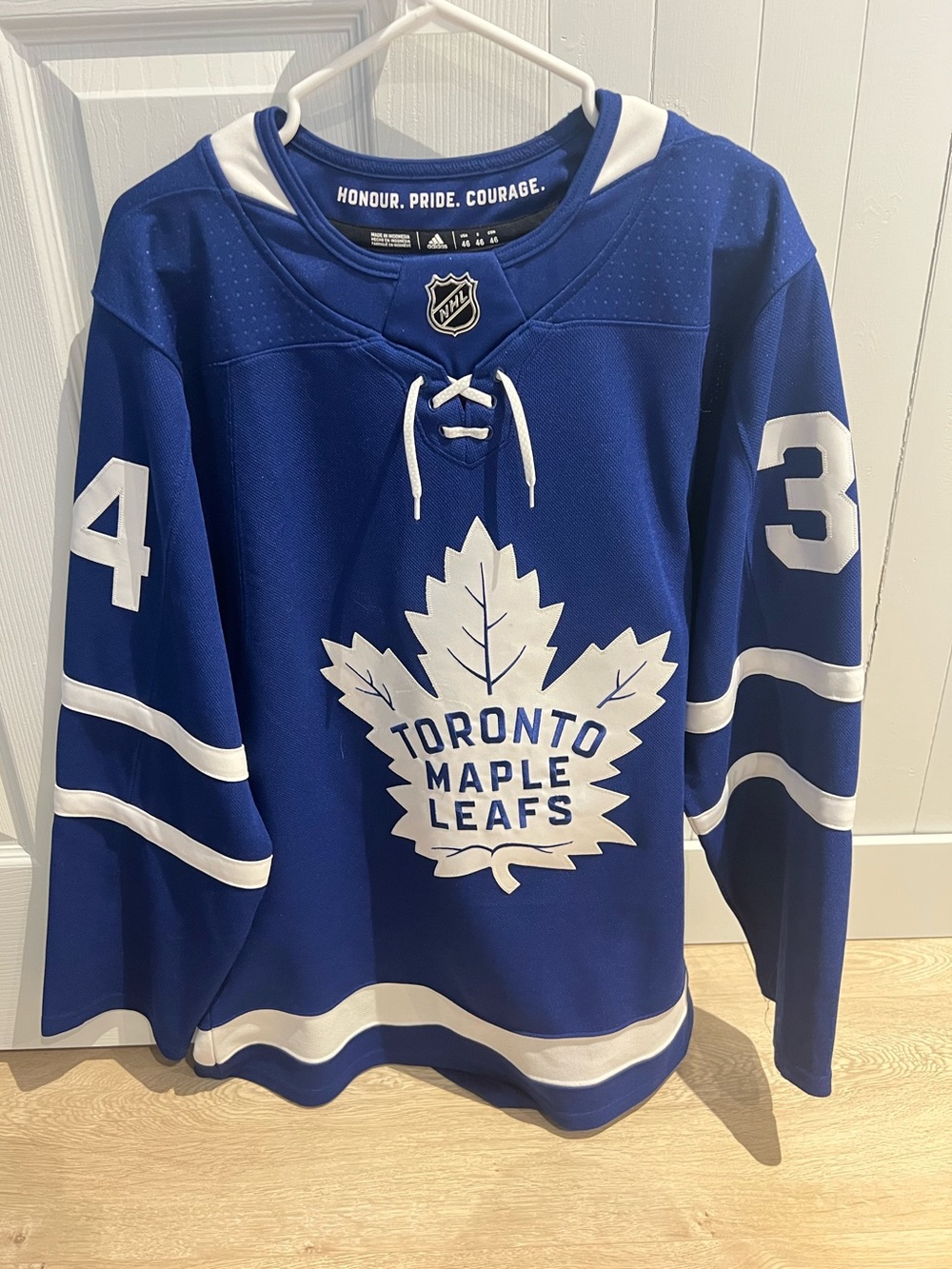 Toronto Maple Leafs Blue NHL Authentic Hockey Jersey size 46